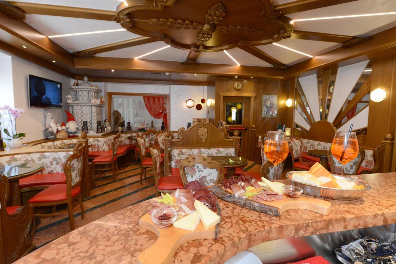 Hotel Sole ปัสโซเดลโตนาเล ภายนอก รูปภาพ