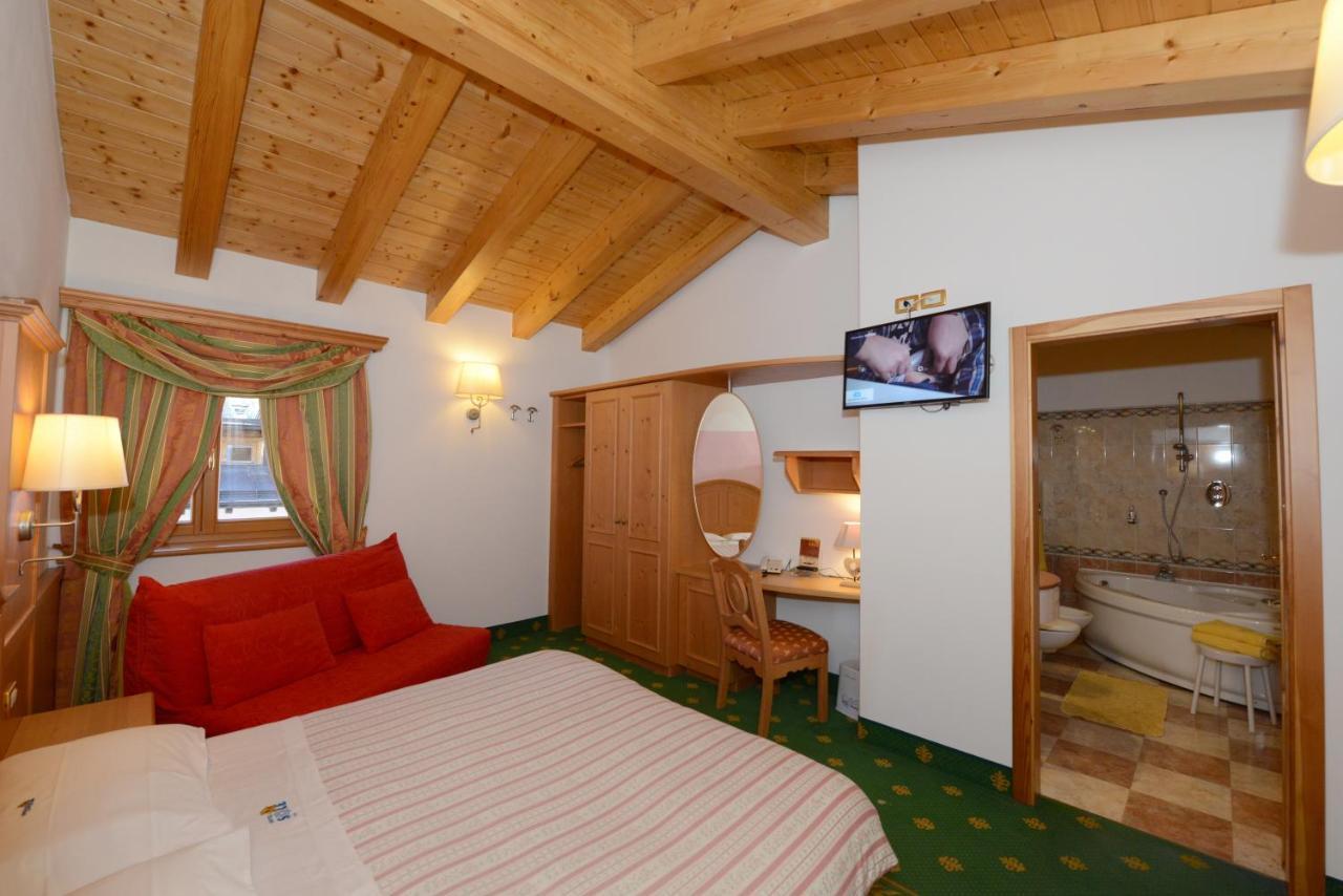Hotel Sole ปัสโซเดลโตนาเล ภายนอก รูปภาพ