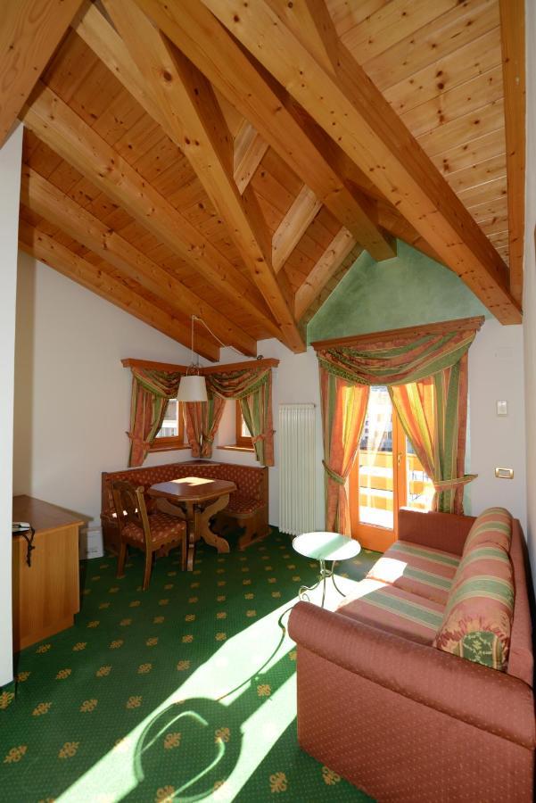 Hotel Sole ปัสโซเดลโตนาเล ภายนอก รูปภาพ